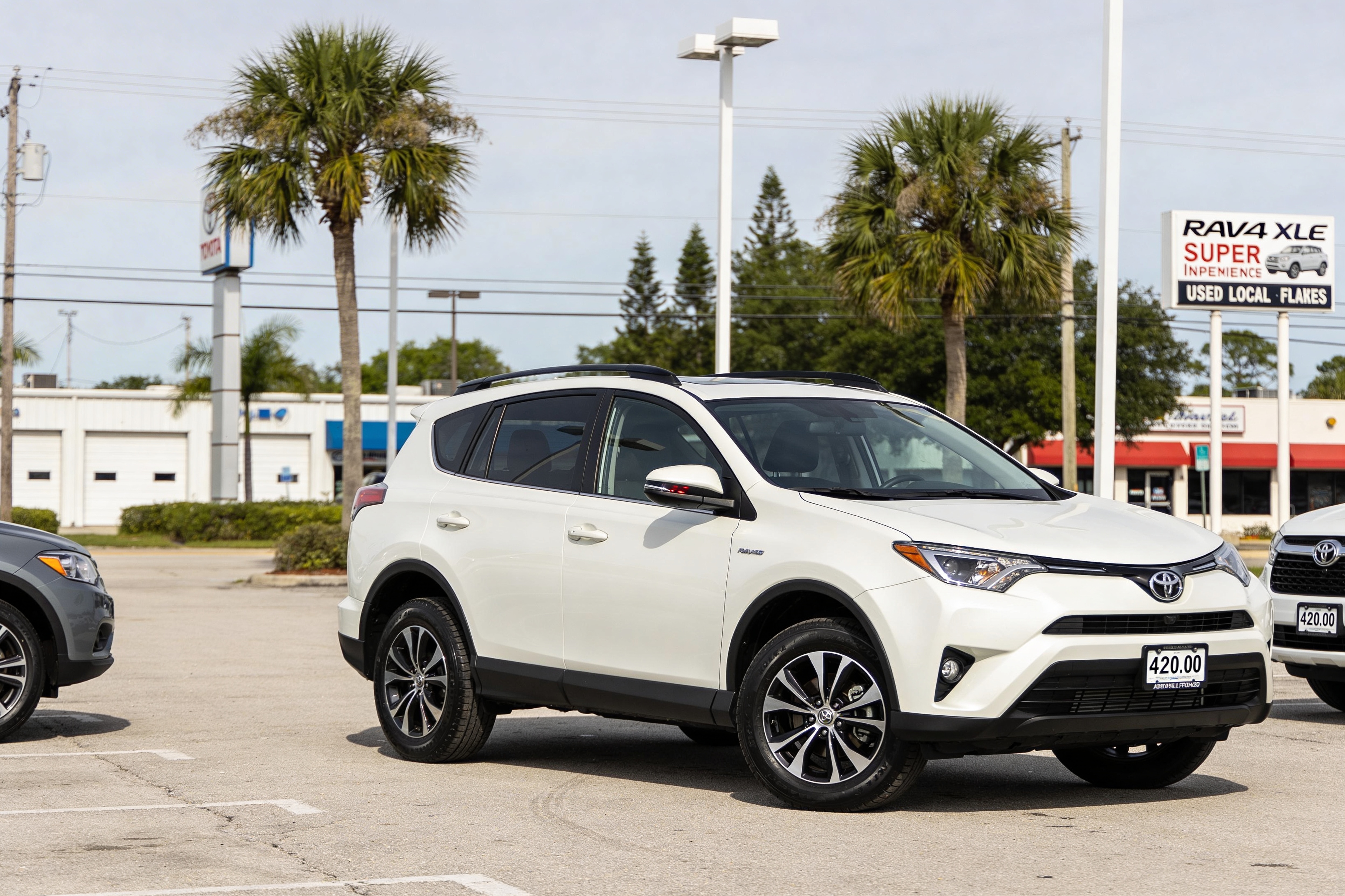 2017 TOYOTA RAV4 XLE